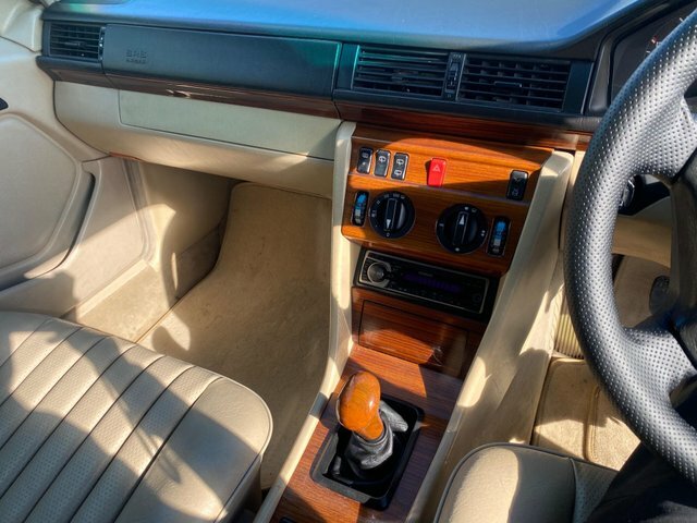 Mercedes-Benz E Class 2.8 E280 Estate 190 Bhp Blue #30
