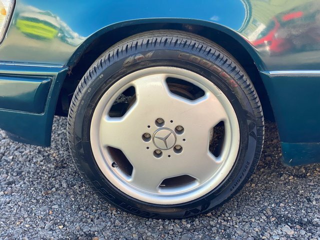 Mercedes-Benz E Class 2.8 E280 Estate 190 Bhp Blue #50