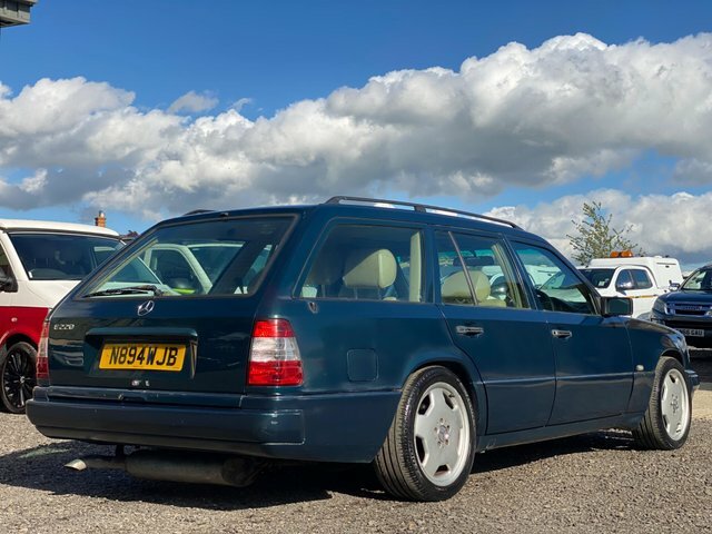 Mercedes-Benz E Class 2.8 E280 Estate 190 Bhp Blue #4