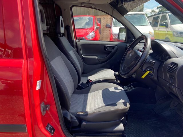 Vauxhall Combo 1.2 Tour Essentia Cdti 73 Bhp Very Low Mileage Blue #5