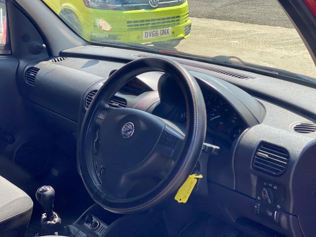 Vauxhall Combo 1.2 Tour Essentia Cdti 73 Bhp Very Low Mileage Blue #6