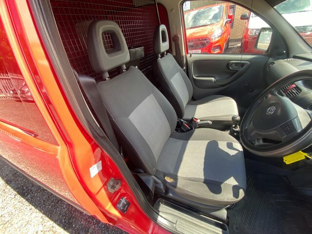 Vauxhall Combo 1.2 Tour Essentia Cdti 73 Bhp Very Low Mileage Blue #31