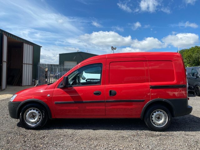 Vauxhall Combo 1.2 Tour Essentia Cdti 73 Bhp Very Low Mileage Blue #20
