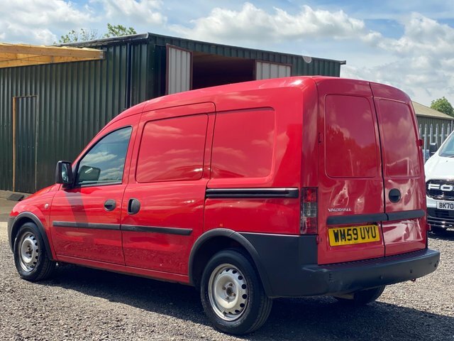 Vauxhall Combo 1.2 Tour Essentia Cdti 73 Bhp Very Low Mileage Blue #3