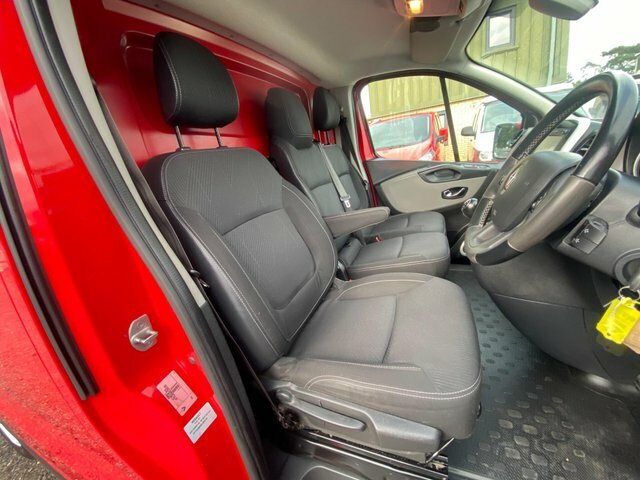 Renault Trafic 1.6 Dci Energy 27 Sport Nav Swb Standard Roof Euro Red #5