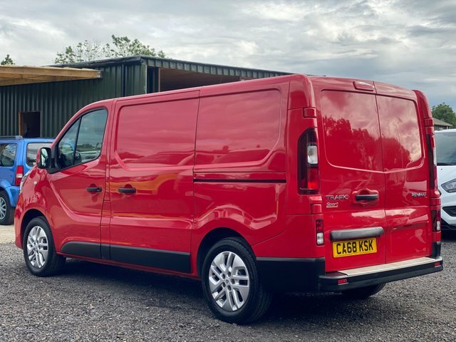 Renault Trafic 1.6 Dci Energy 27 Sport Nav Swb Standard Roof Euro Red #3