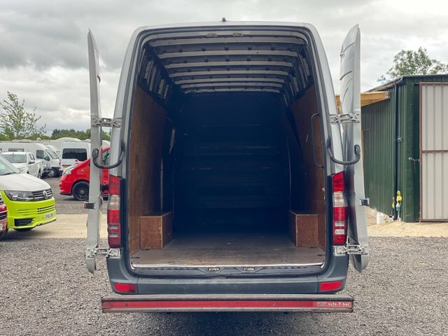 Mercedes-Benz Sprinter Unspecified White #21