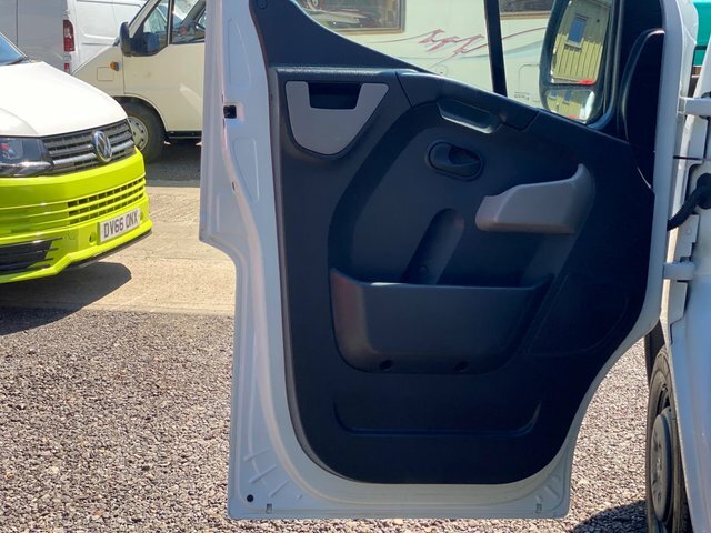 Vauxhall Movano Mpv White #37