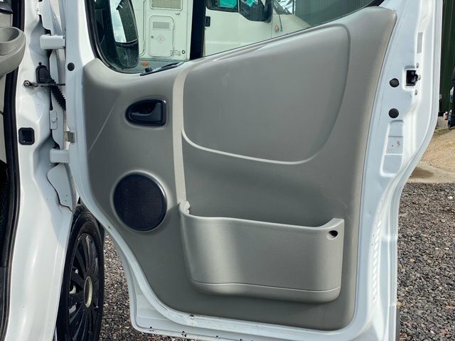 Vauxhall Vivaro 2.0 Cdti Sportive Panel Van Swb Silver #35