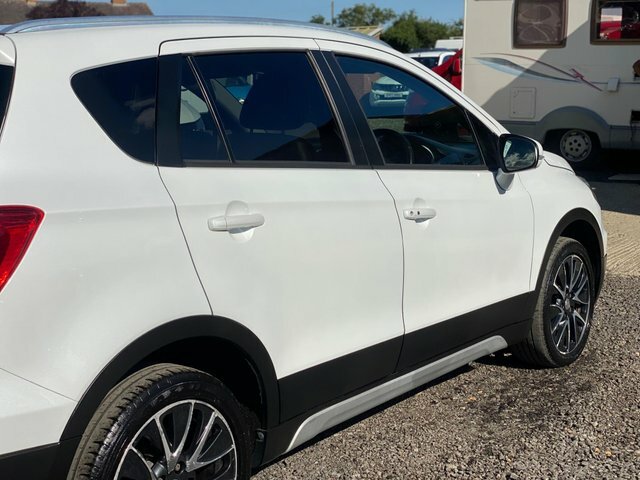 Suzuki SX4 S Cross S-cross Red #25