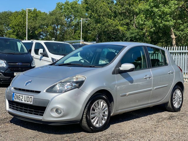 Renault Clio 1.2 16V Dynamique Tomtom Beige #2