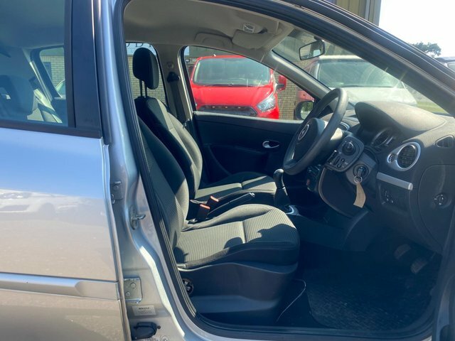 Renault Clio 1.2 16V Dynamique Tomtom Beige #5
