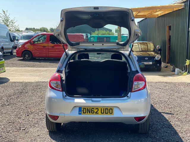 Renault Clio 1.2 16V Dynamique Tomtom Beige #40