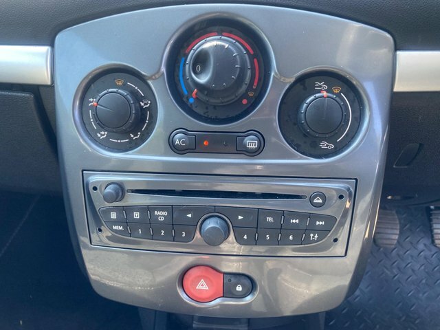 Renault Clio 1.2 16V Dynamique Tomtom Beige #29