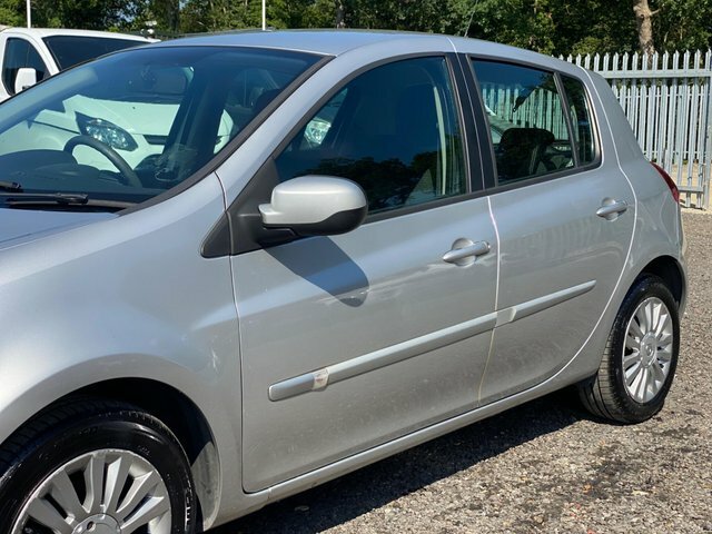 Renault Clio 1.2 16V Dynamique Tomtom Beige #21