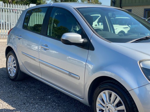 Renault Clio 1.2 16V Dynamique Tomtom Beige #19