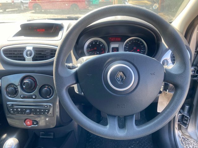 Renault Clio 1.2 16V Dynamique Tomtom Beige #33