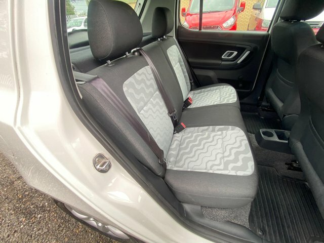 Skoda Fabia 1.2 Se Euro 5 Red #10