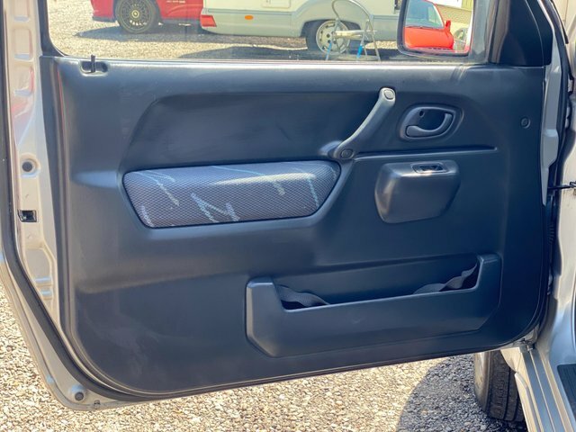 Suzuki Jimny 1.3 Mode Red #45