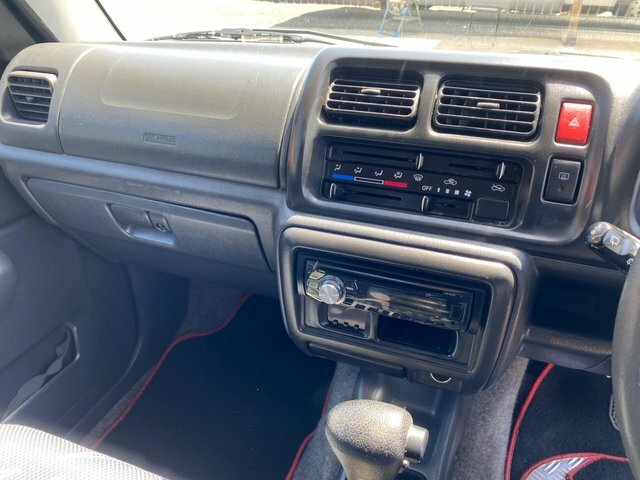 Suzuki Jimny 1.3 Mode Red #9