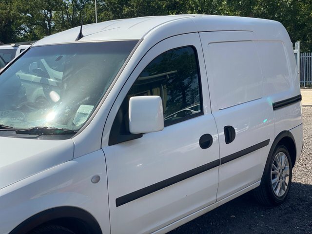 Vauxhall Combo 1.3L Se White #25