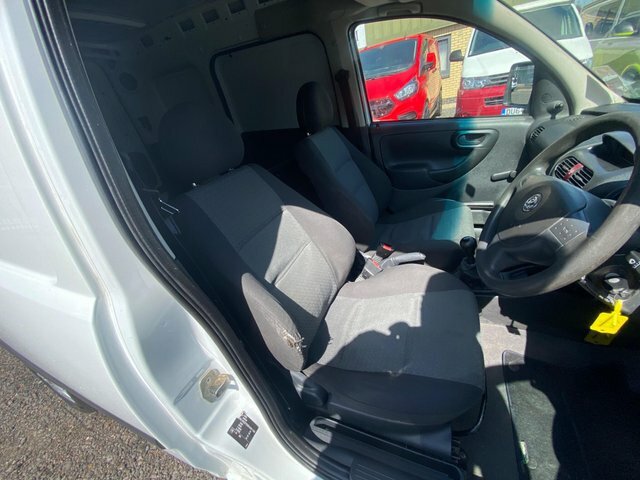 Vauxhall Combo 1.3 Cdti 1700 Ecoflex 16V Se White #6