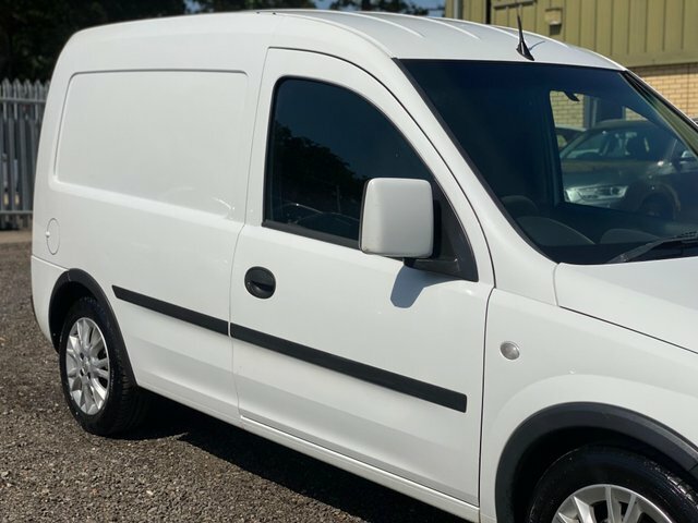 Vauxhall Combo 1.3L Se White #23