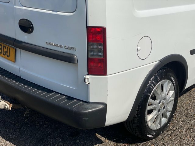 Vauxhall Combo 1.3L Se White #28