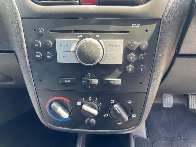 Vauxhall Combo 1.3L Se White #32