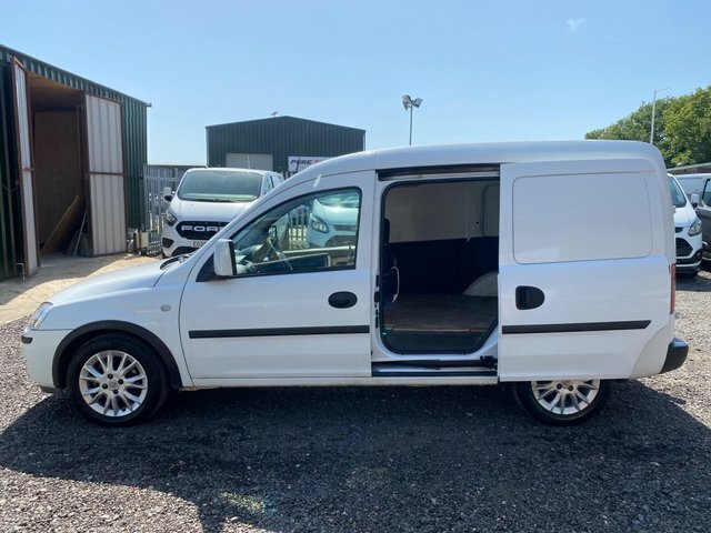 Vauxhall Combo 1.3L Se White #12
