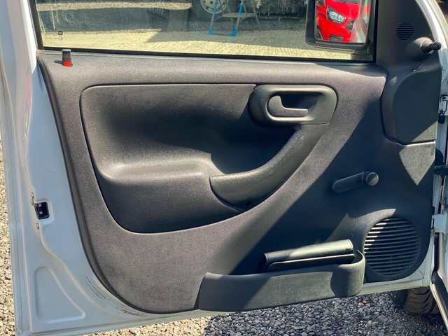 Vauxhall Combo 1.3L Se White #44