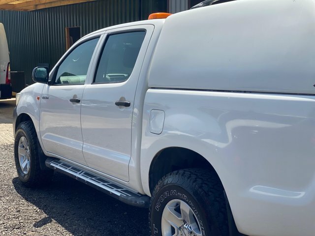 Toyota HILUX Invincible 4X4 D-4d Double Silver #30