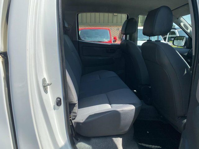 Toyota HILUX Invincible 4X4 D-4d Double Silver #42