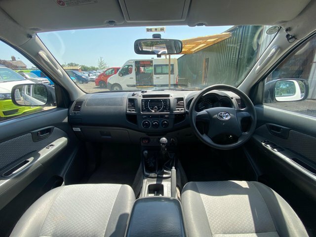 Toyota HILUX Invincible 4X4 D-4d Double Silver #10