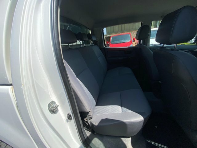 Toyota HILUX Invincible 4X4 D-4d Double Silver #43