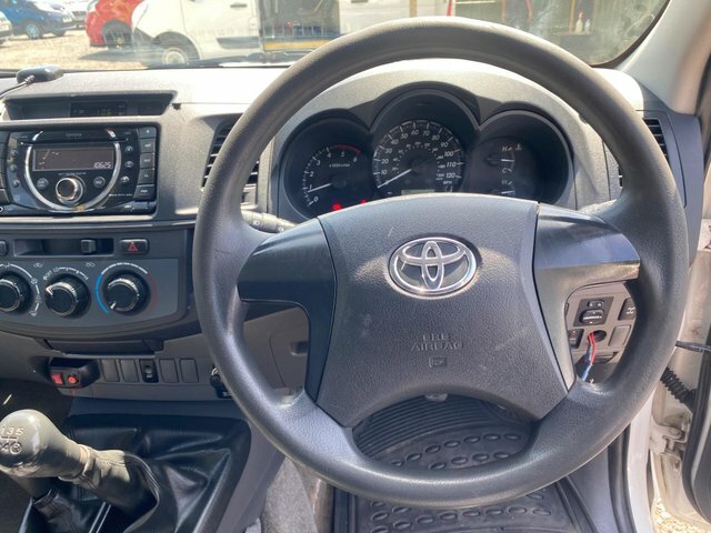 Toyota HILUX Invincible 4X4 D-4d Double Silver #9