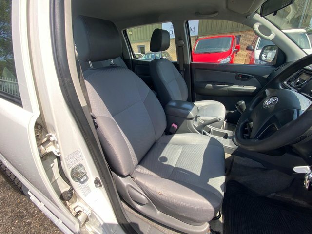 Toyota HILUX Invincible 4X4 D-4d Double Silver #5