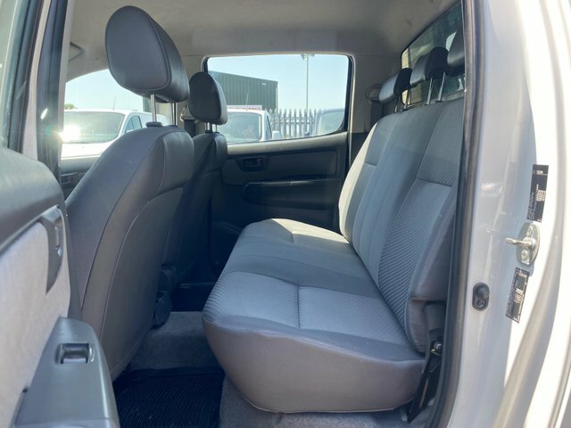 Toyota HILUX Invincible 4X4 D-4d Double Silver #48