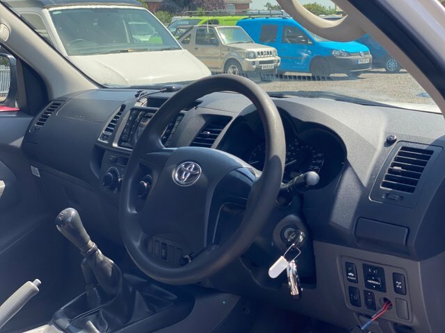 Toyota HILUX Invincible 4X4 D-4d Double Silver #6