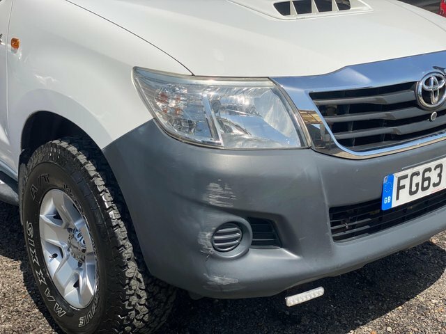 Toyota HILUX Invincible 4X4 D-4d Double Silver #23