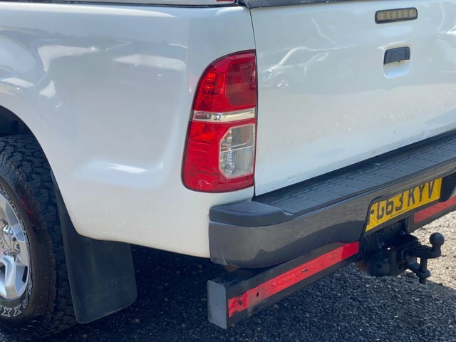 Toyota HILUX Invincible 4X4 D-4d Double Silver #29