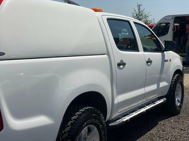 Toyota HILUX Invincible 4X4 D-4d Double Silver #32