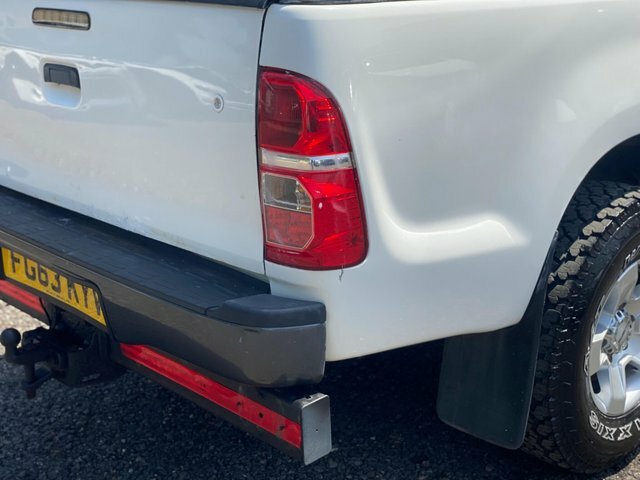 Toyota HILUX Invincible 4X4 D-4d Double Silver #31