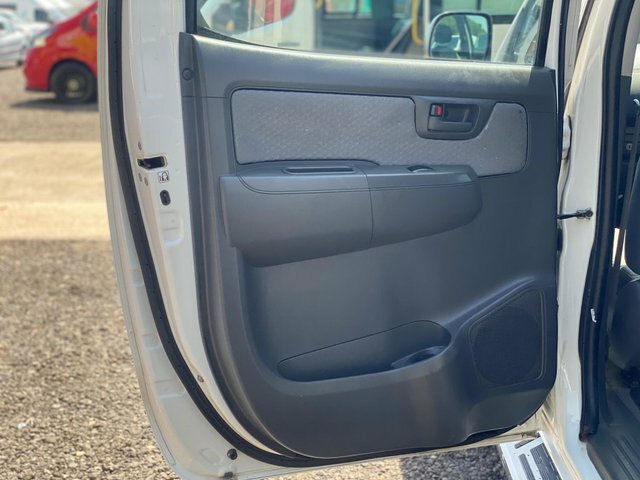 Toyota HILUX Invincible 4X4 D-4d Double Silver #49