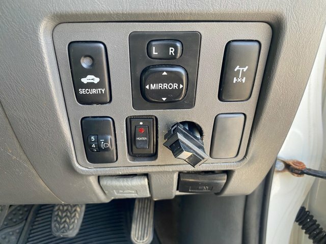 Toyota HILUX Invincible 4X4 D-4d Double Silver #39