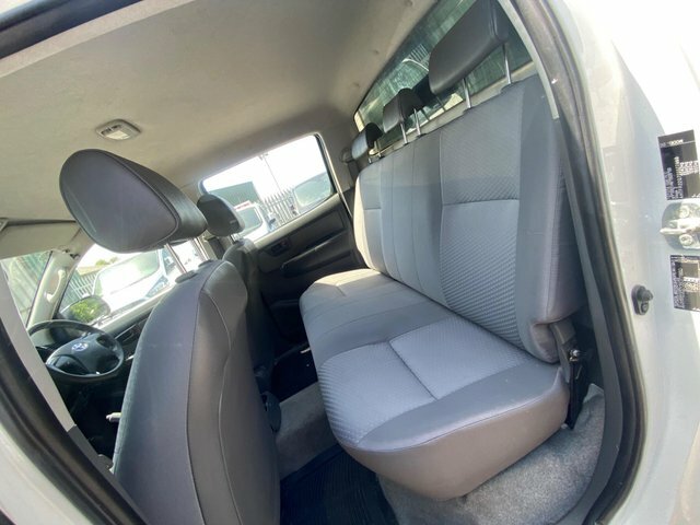 Toyota HILUX Invincible 4X4 D-4d Double Silver #15