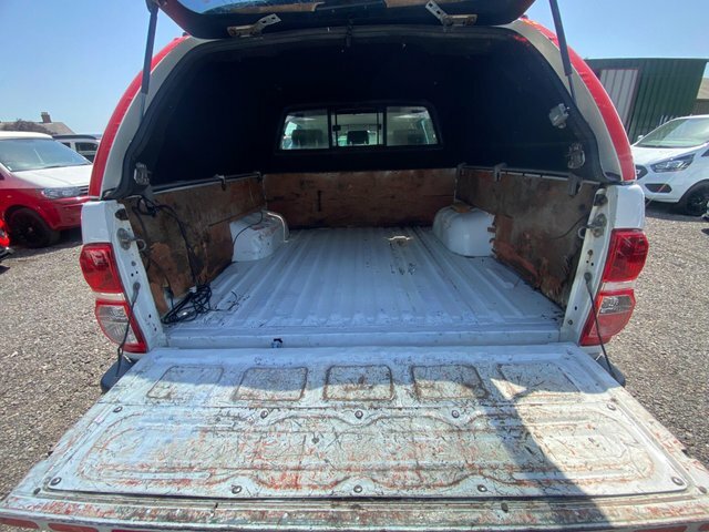 Toyota HILUX Invincible 4X4 D-4d Double Silver #13