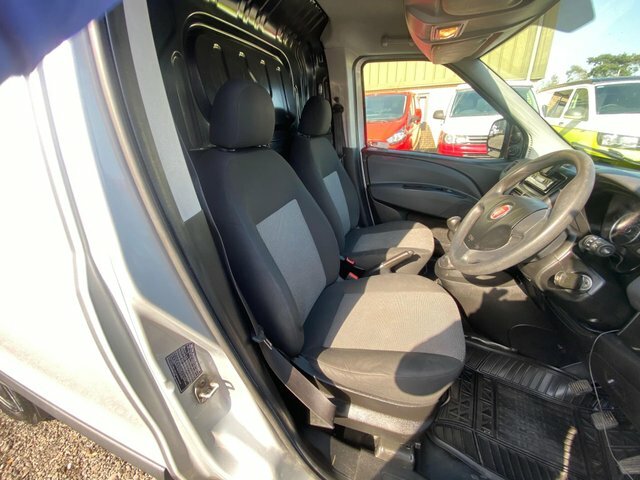 Fiat Doblo Doblo 16V Tecnico Multijet II White #33