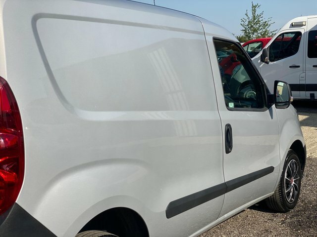 Fiat Doblo Doblo 16V Tecnico Multijet II White #32