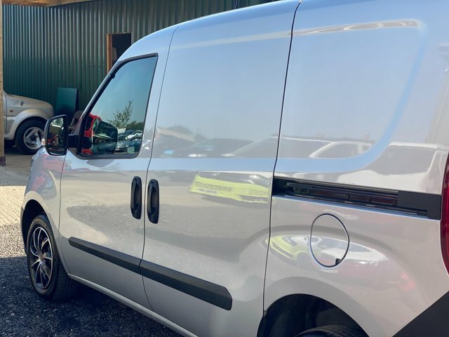 Fiat Doblo Doblo 16V Tecnico Multijet II White #30